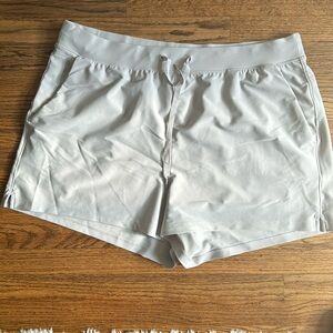 NWOT Old navy powersoft 3in shorts